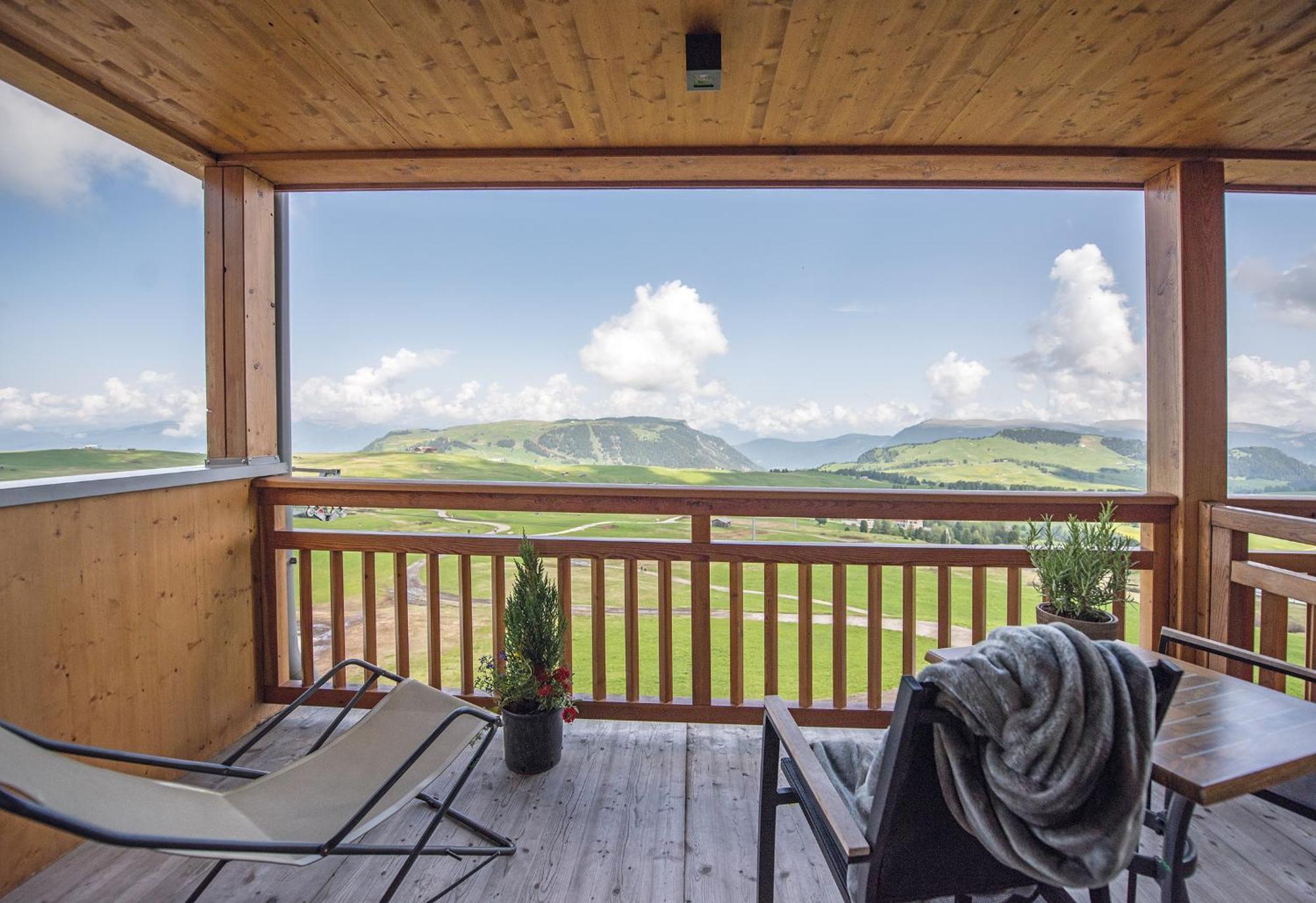 Hotel Goldknopf Alpe Di Siusi Exterior foto