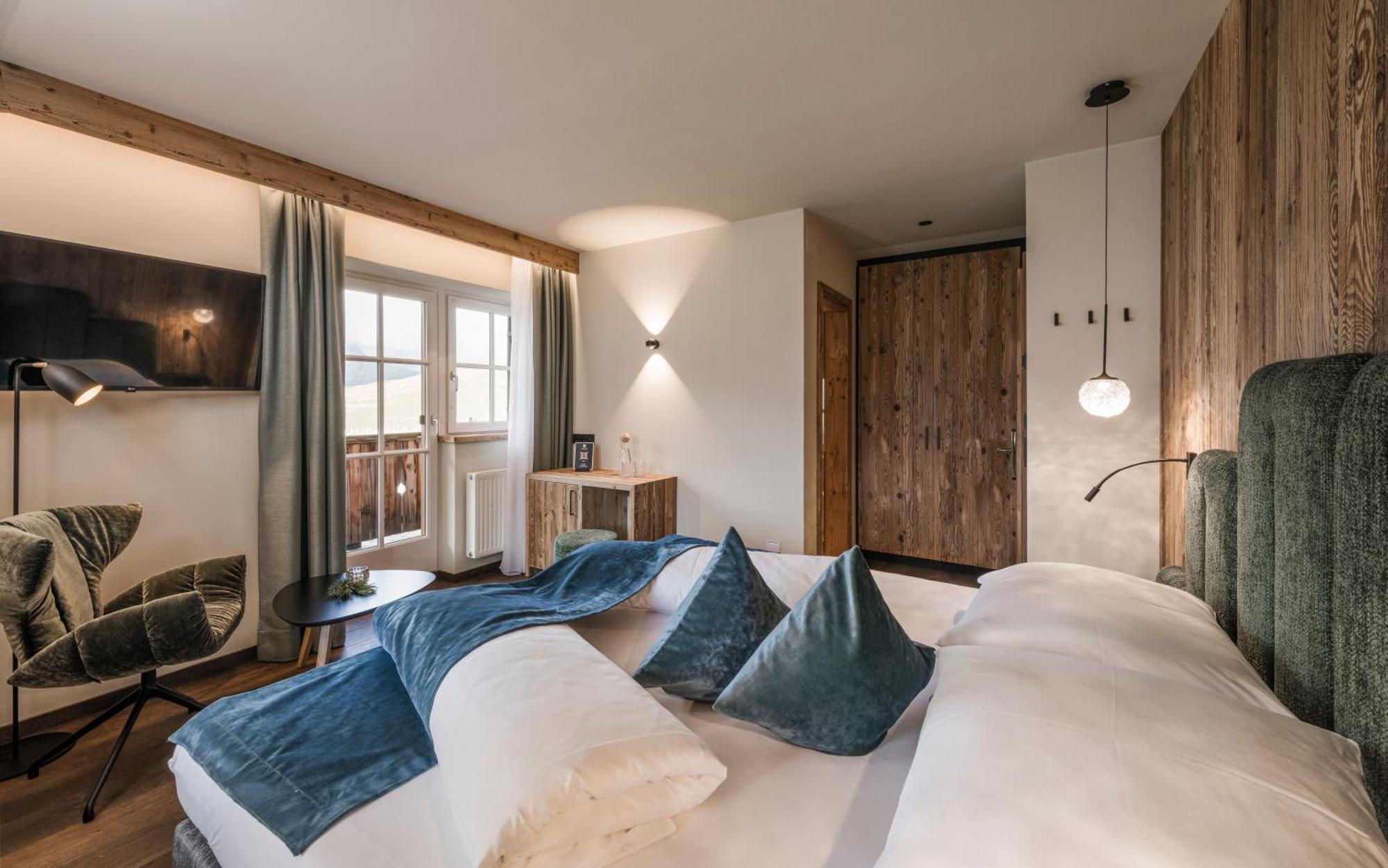 Hotel Goldknopf Alpe Di Siusi Exterior foto